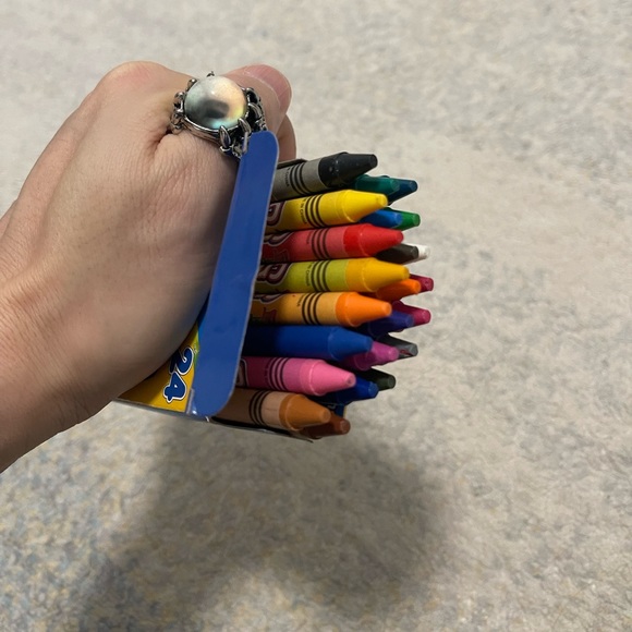 Brand New 24-pack Liqui-Mark Crayons In Assorted Colors - Picture 7 of 7